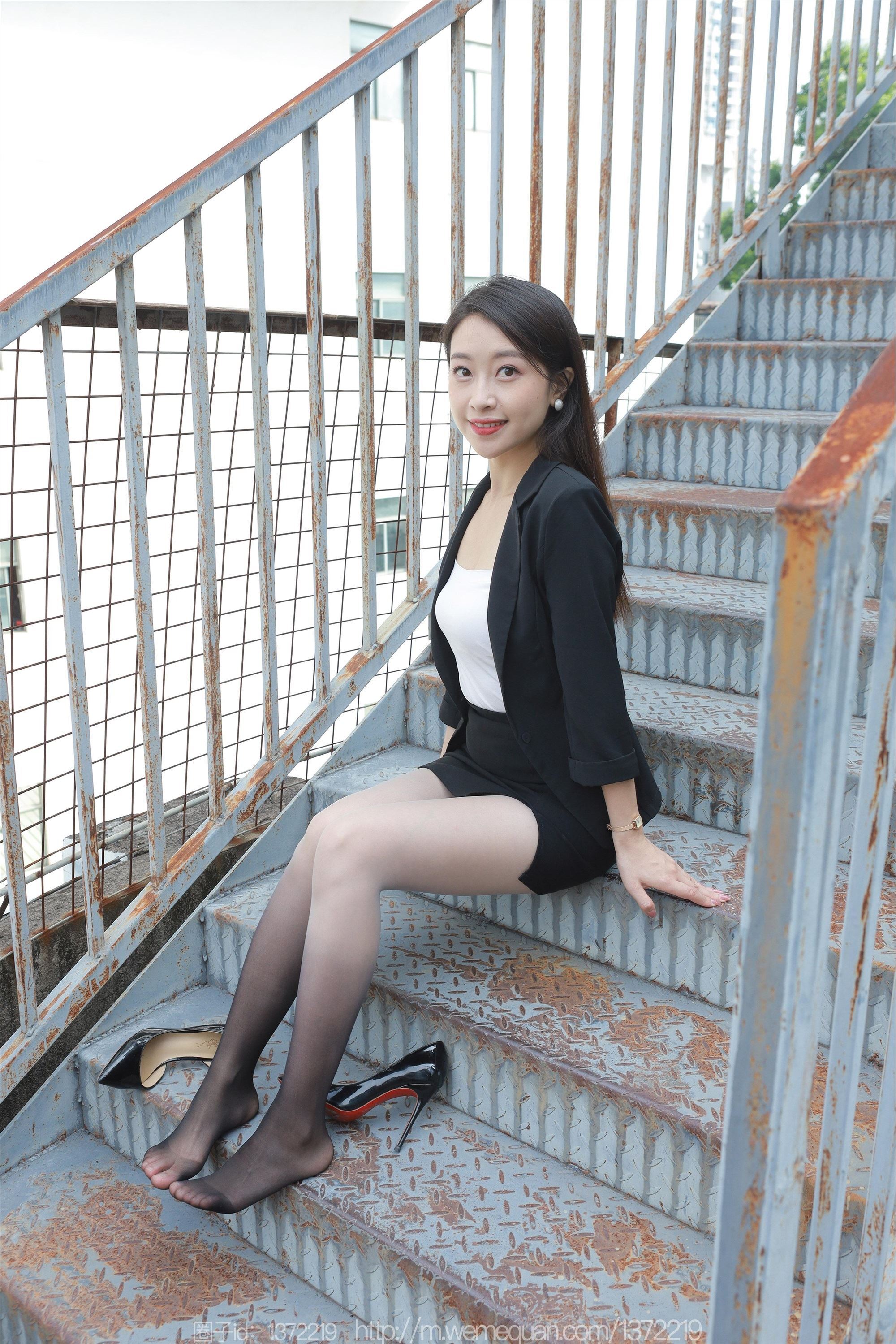 IESS异思趣向  2023.09.28 丝享家 1545 小婕《黑白灰渐变》